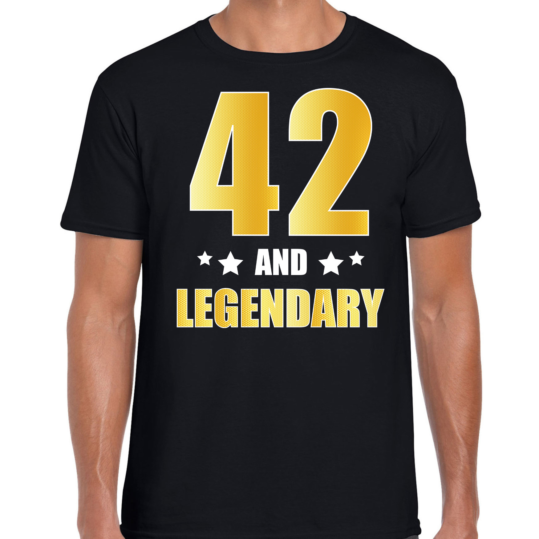 42 and legendary verjaardag cadeau t-shirt goud 42 jaar zwart voor heren