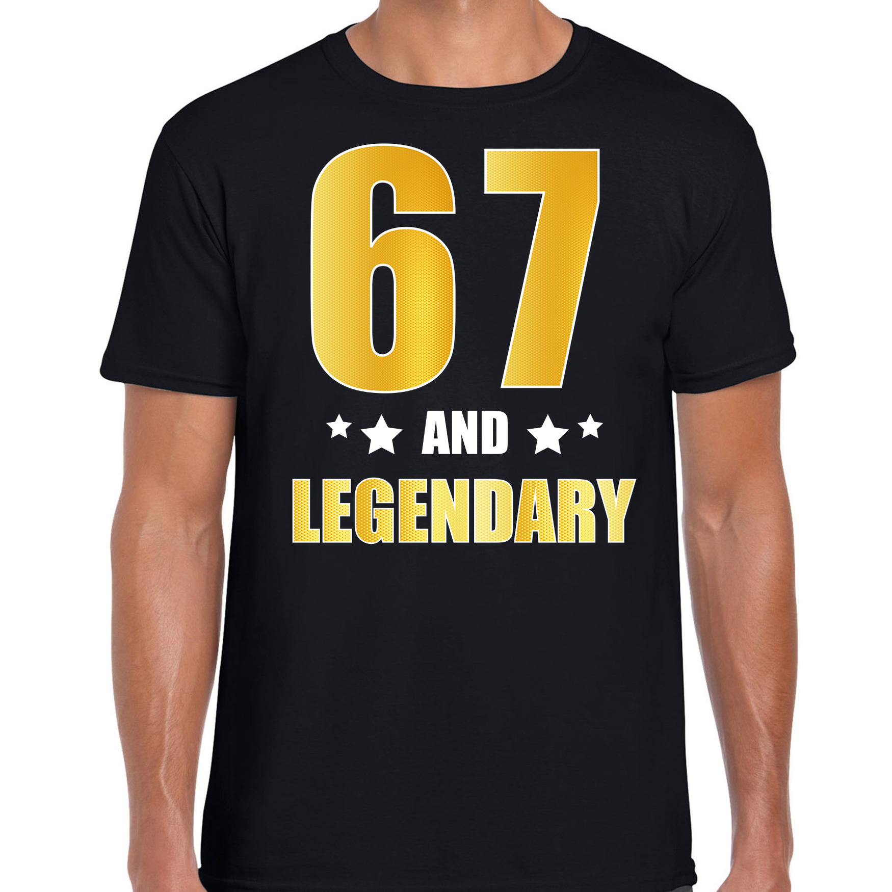 67 and legendary verjaardag cadeau t-shirt goud 67 jaar zwart voor heren