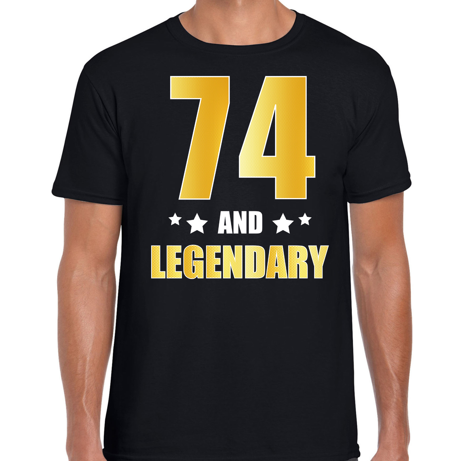 74 and legendary verjaardag cadeau t-shirt goud 74 jaar zwart voor heren