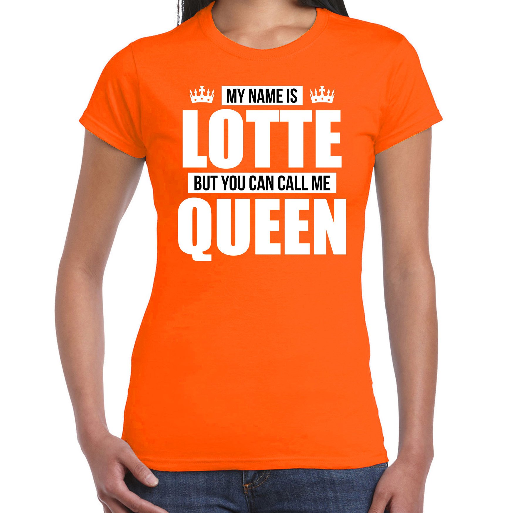 Naam cadeau t-shirt my name is Lotte but you can call me Queen oranje voor dames